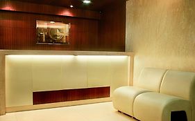 Hotel Lucky Bandra